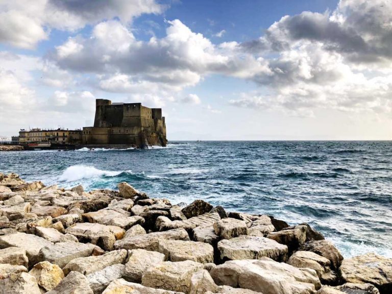 castel dellovo dal mare napoli 768x576