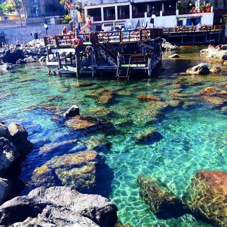 Lido Marechiaro, discesa a mare