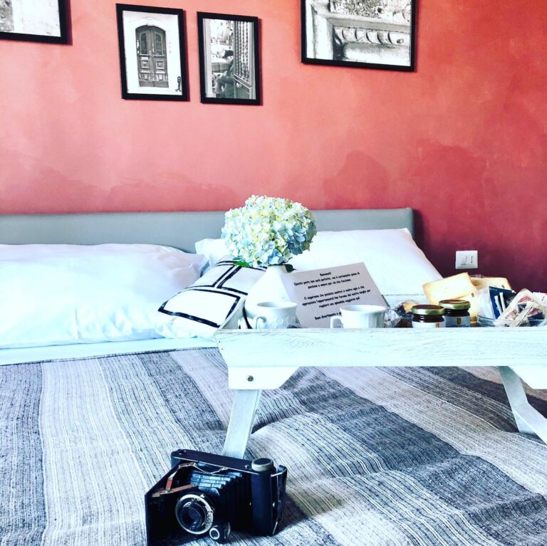 nart suites napoli letto 768x767