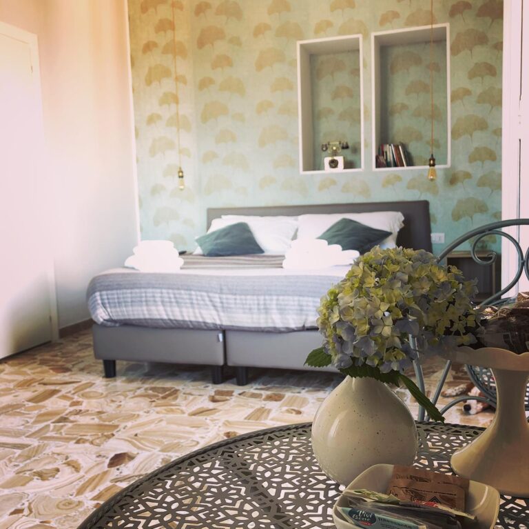 nart suites napoli stanza 768x767