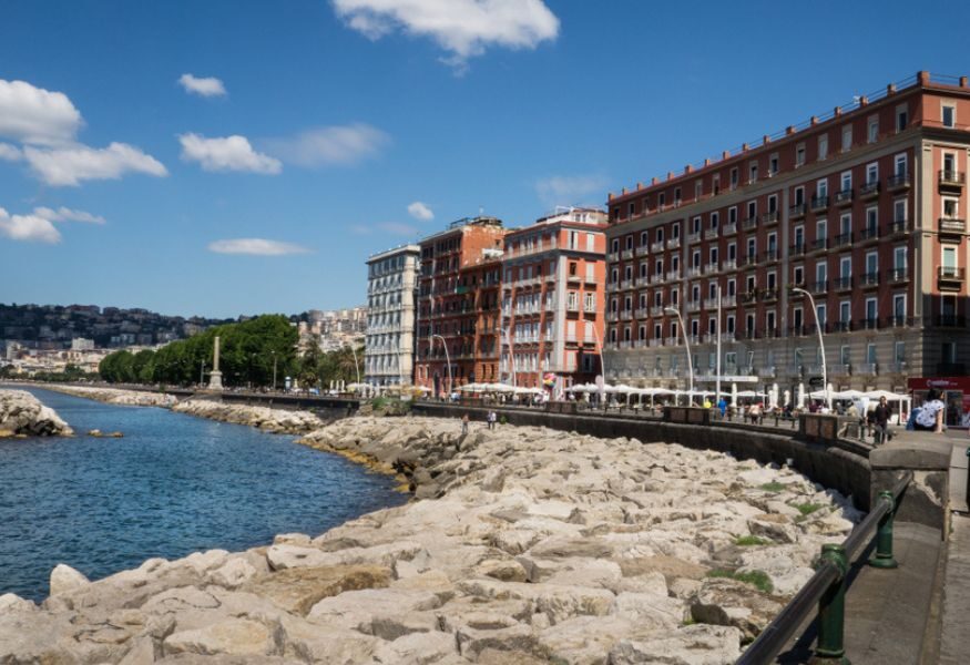 passeggiata su lungomare