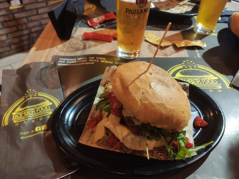 bomber food napoli 768x576