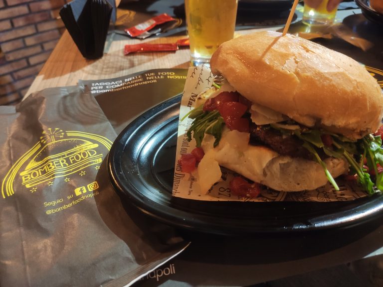 bomber food napoli pub 768x576