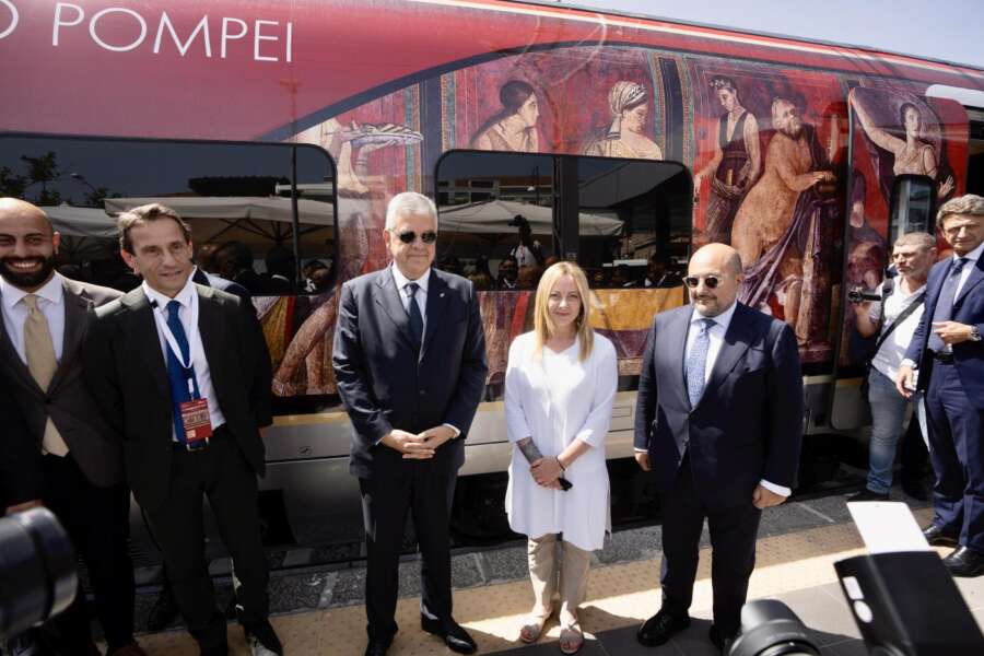 treno freccia rossa roma pompei